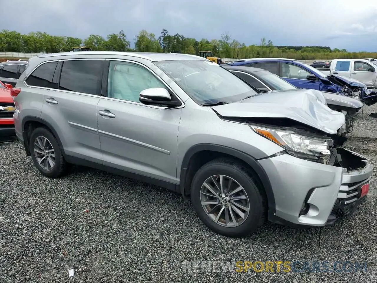 4 fotografías del automóvil dañado 5TDJZRFH0KS593872 TOYOTA HIGHLANDER 2019