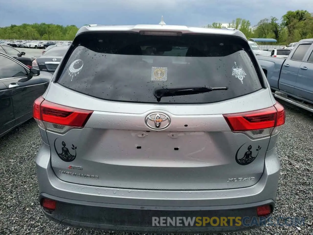 6 fotografías del automóvil dañado 5TDJZRFH0KS593872 TOYOTA HIGHLANDER 2019