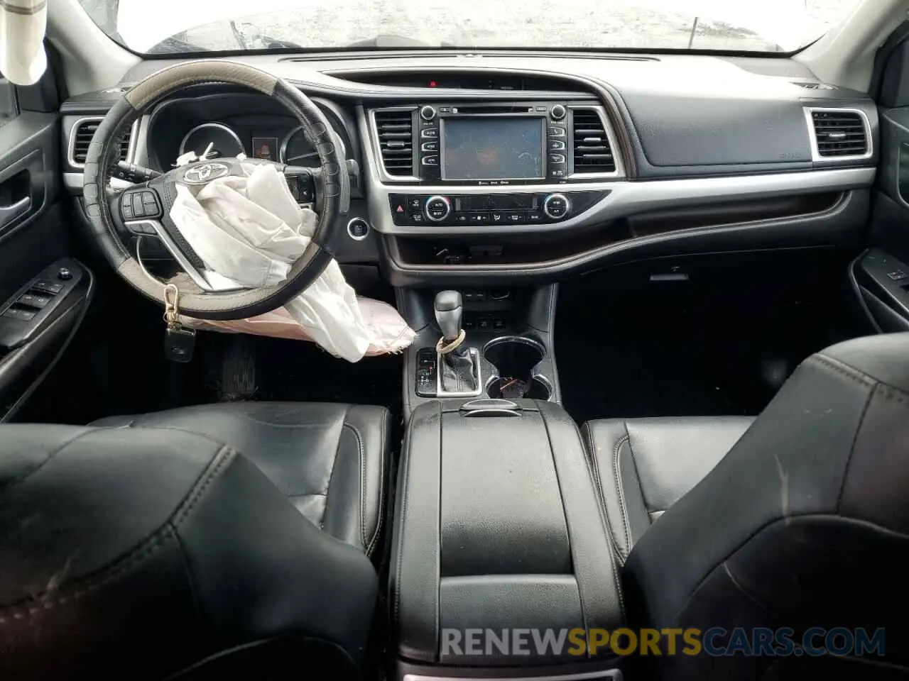 8 fotografías del automóvil dañado 5TDJZRFH0KS593872 TOYOTA HIGHLANDER 2019