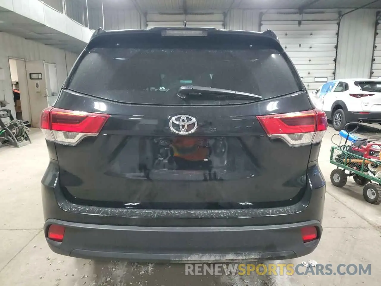 6 fotografías del automóvil dañado 5TDJZRFH0KS602442 TOYOTA HIGHLANDER 2019