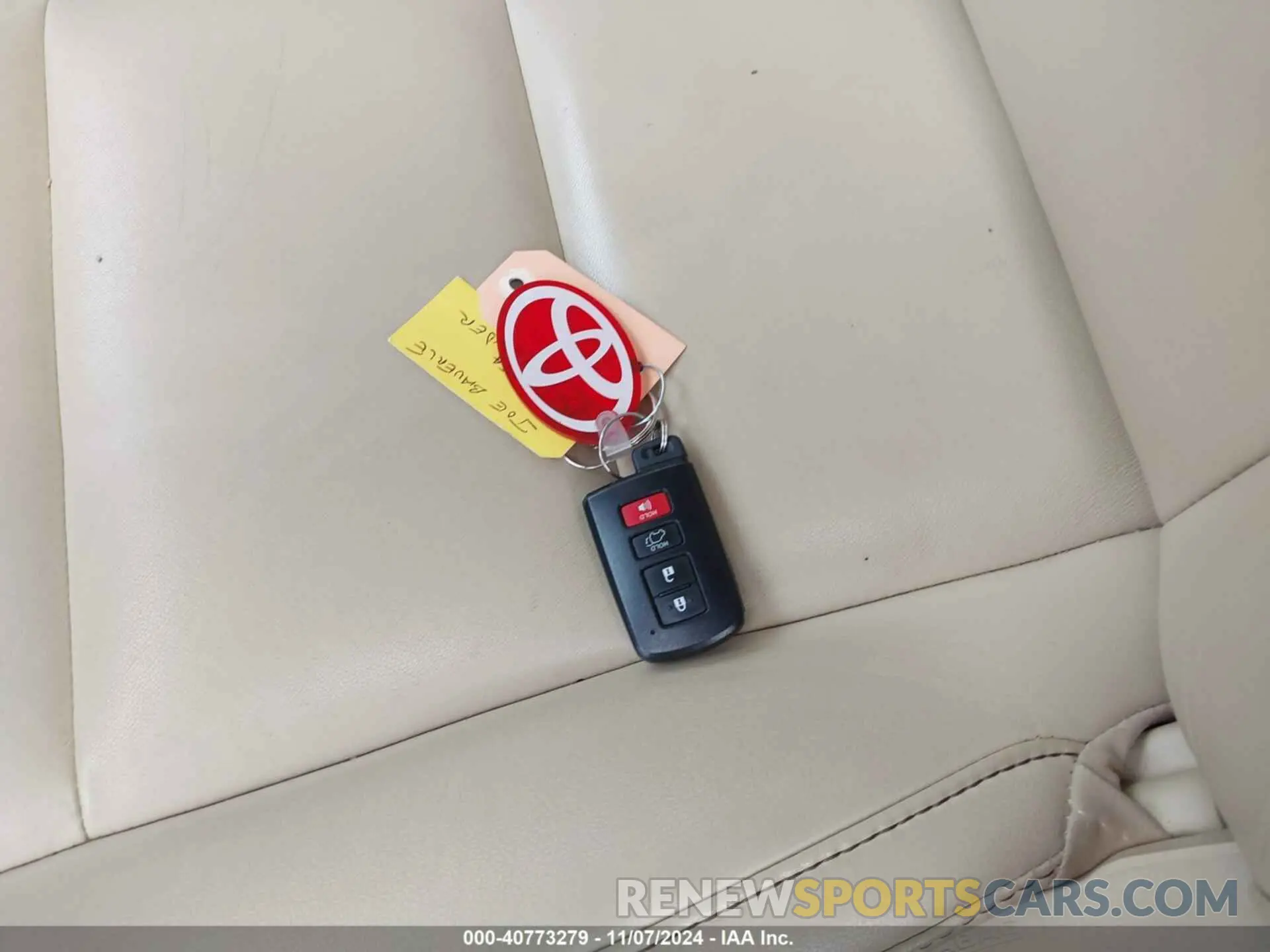 11 fotografías del automóvil dañado 5TDJZRFH0KS617099 TOYOTA HIGHLANDER 2019