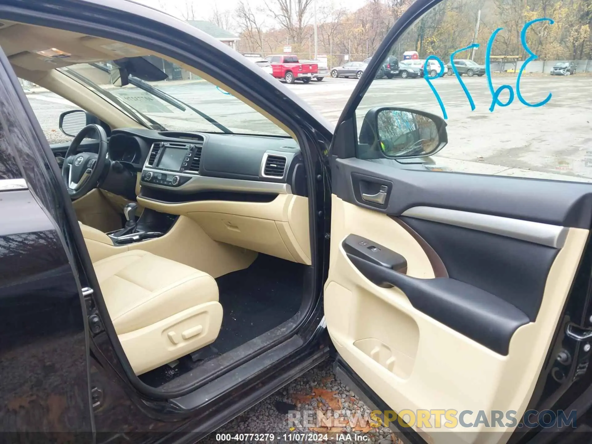 5 fotografías del automóvil dañado 5TDJZRFH0KS617099 TOYOTA HIGHLANDER 2019