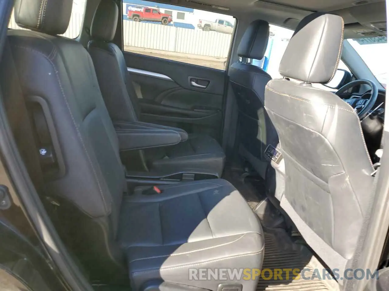 11 fotografías del automóvil dañado 5TDJZRFH0KS618270 TOYOTA HIGHLANDER 2019
