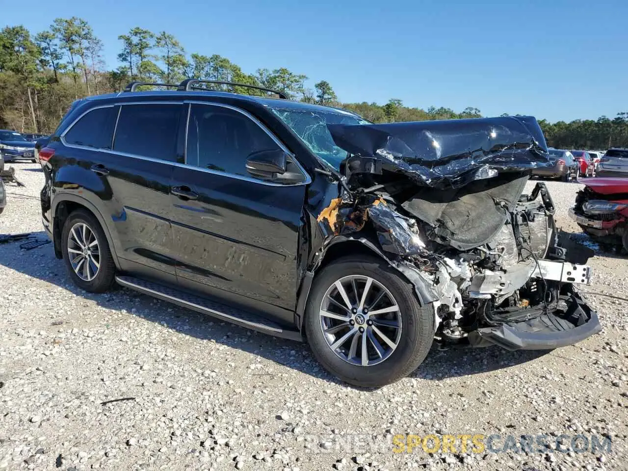 4 fotografías del automóvil dañado 5TDJZRFH0KS618463 TOYOTA HIGHLANDER 2019