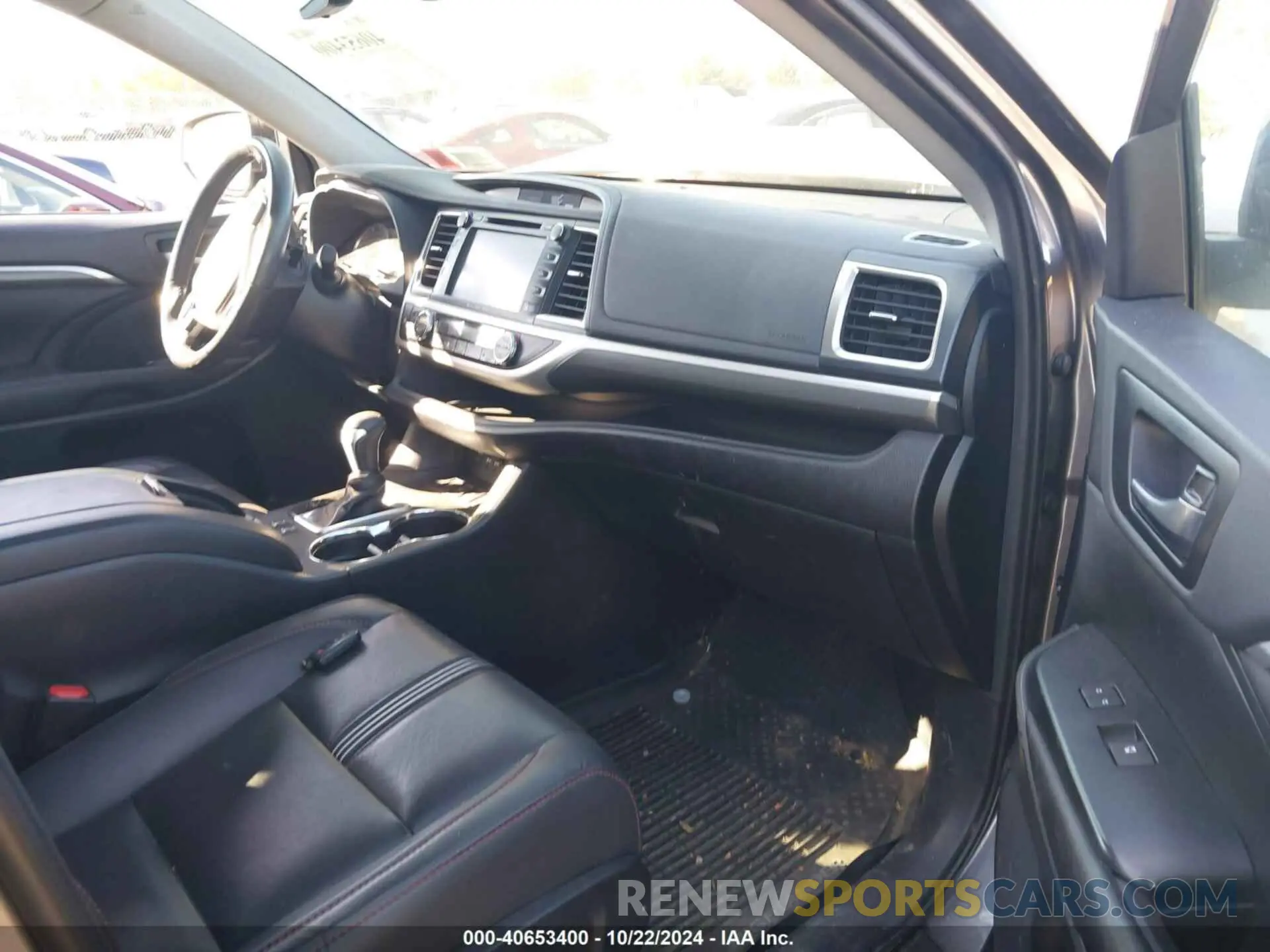 5 fotografías del automóvil dañado 5TDJZRFH0KS620830 TOYOTA HIGHLANDER 2019
