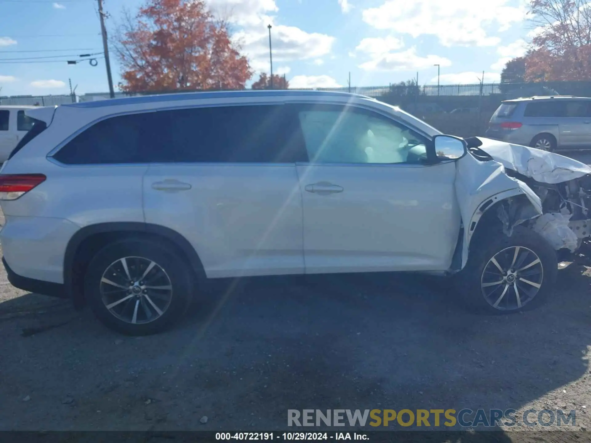 13 fotografías del automóvil dañado 5TDJZRFH0KS705473 TOYOTA HIGHLANDER 2019