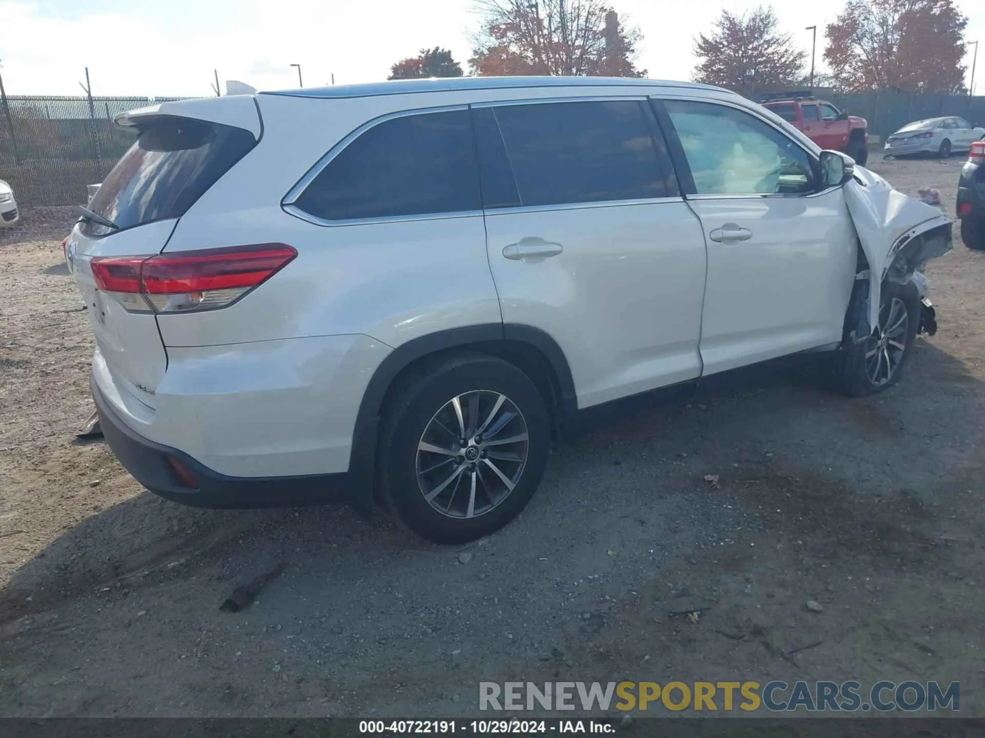 4 fotografías del automóvil dañado 5TDJZRFH0KS705473 TOYOTA HIGHLANDER 2019