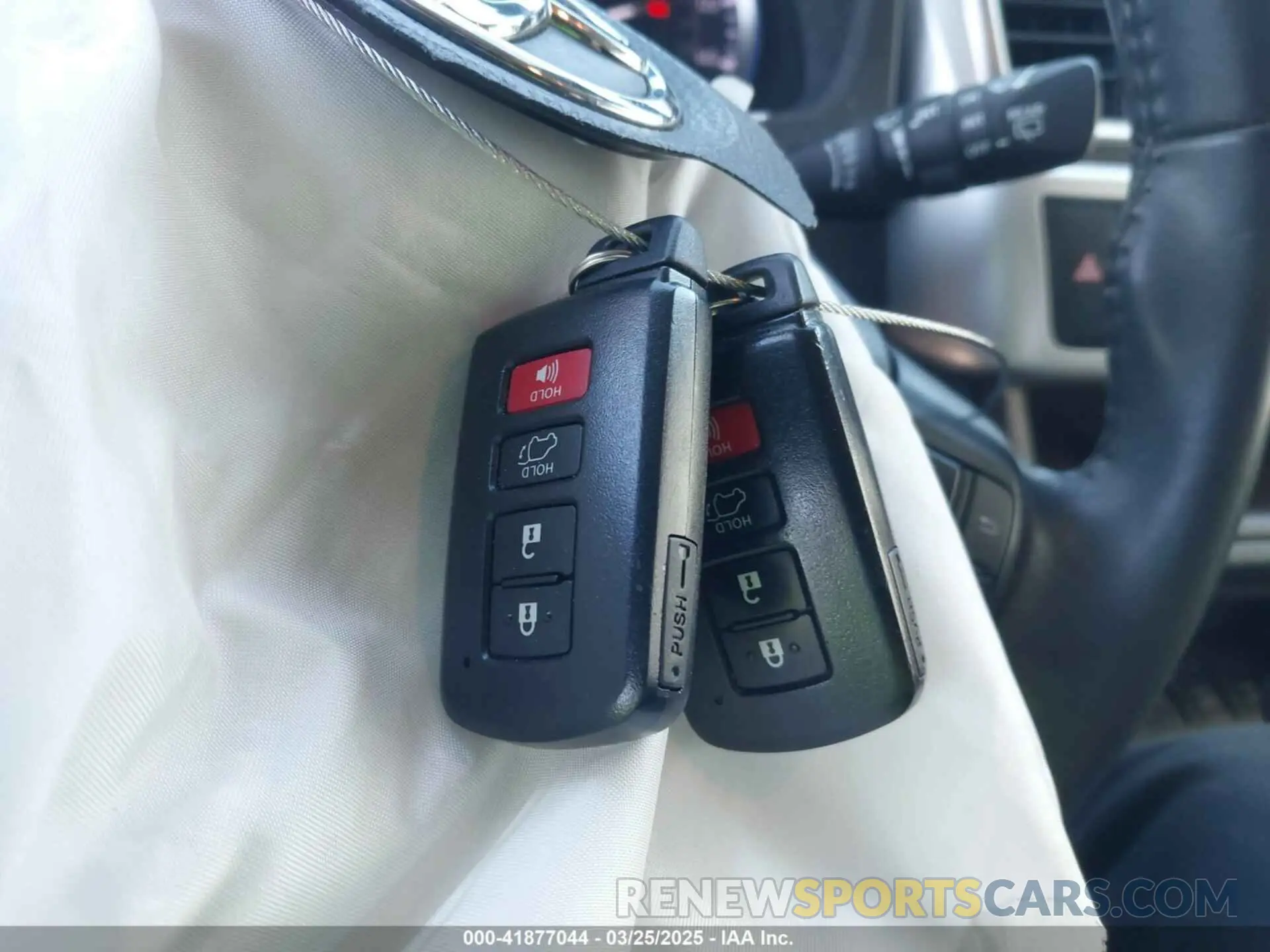 11 fotografías del automóvil dañado 5TDJZRFH0KS711578 TOYOTA HIGHLANDER 2019