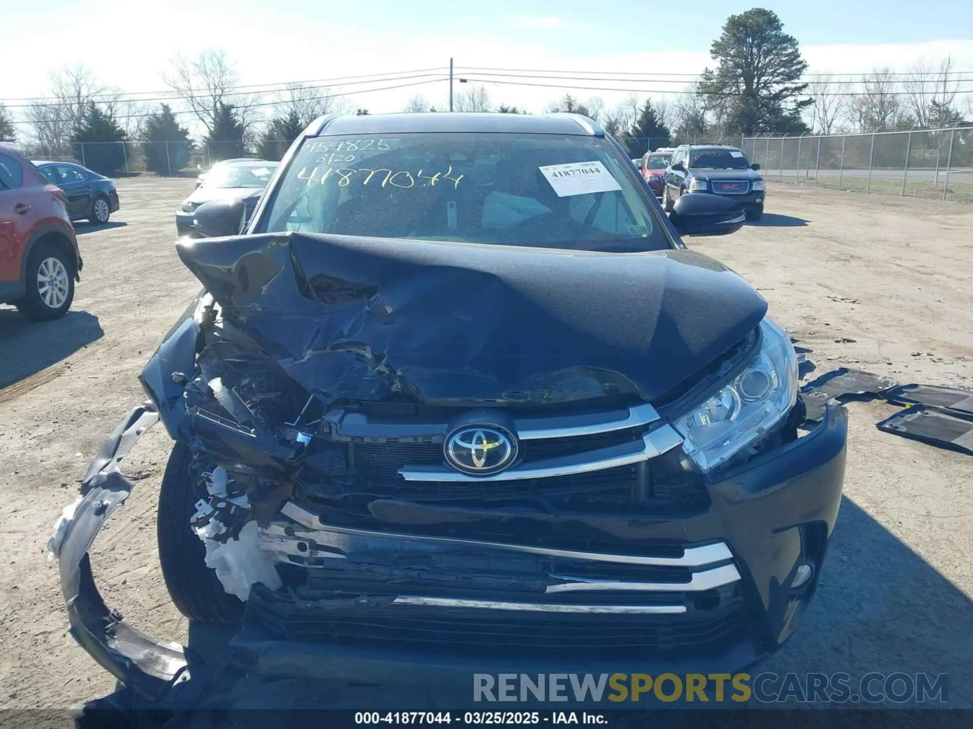 12 fotografías del automóvil dañado 5TDJZRFH0KS711578 TOYOTA HIGHLANDER 2019