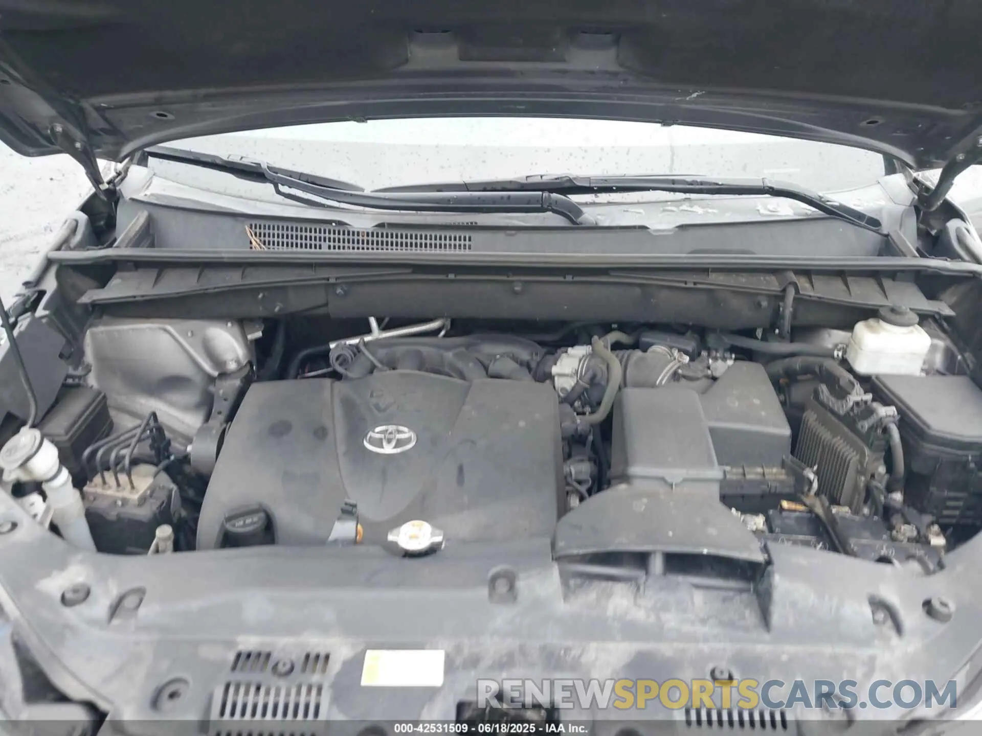 10 fotografías del automóvil dañado 5TDJZRFH0KS722418 TOYOTA HIGHLANDER 2019