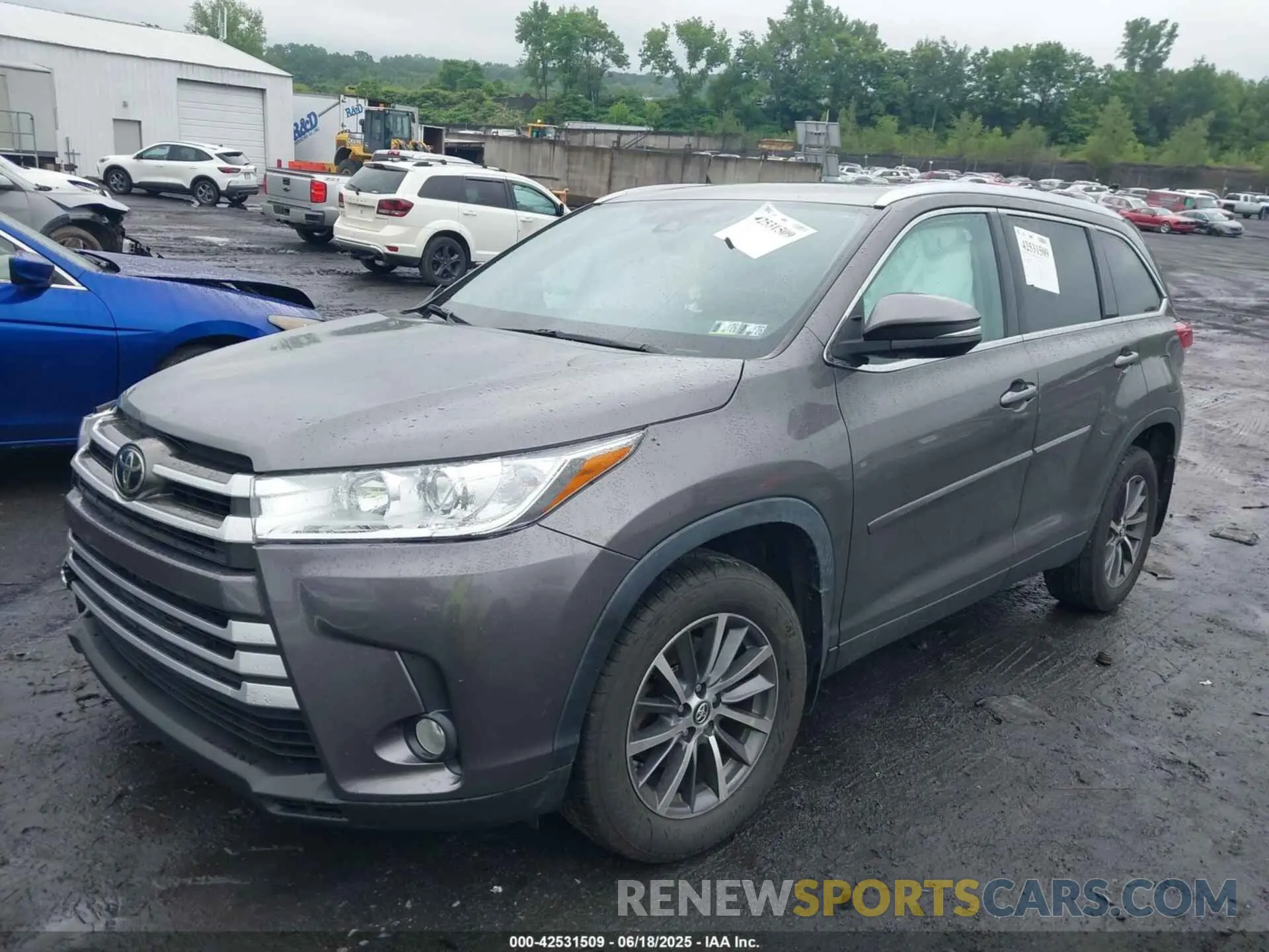 2 fotografías del automóvil dañado 5TDJZRFH0KS722418 TOYOTA HIGHLANDER 2019