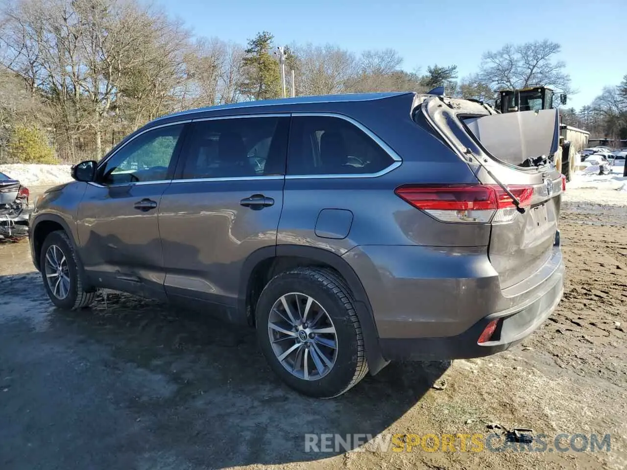 2 fotografías del automóvil dañado 5TDJZRFH0KS740465 TOYOTA HIGHLANDER 2019