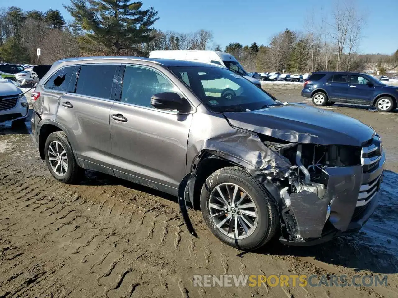4 fotografías del automóvil dañado 5TDJZRFH0KS740465 TOYOTA HIGHLANDER 2019