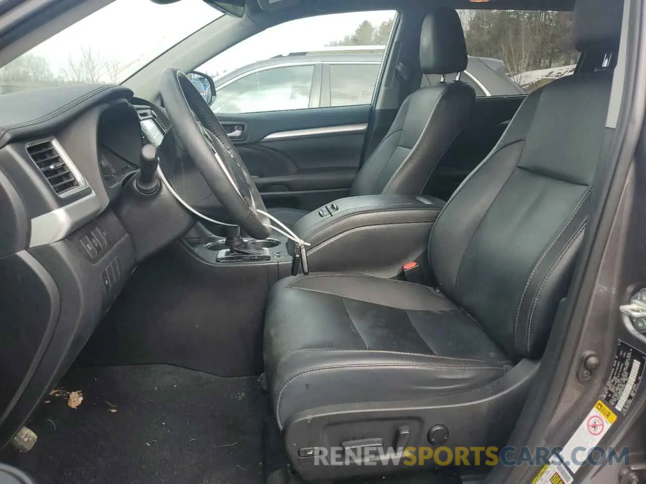 7 fotografías del automóvil dañado 5TDJZRFH0KS740465 TOYOTA HIGHLANDER 2019