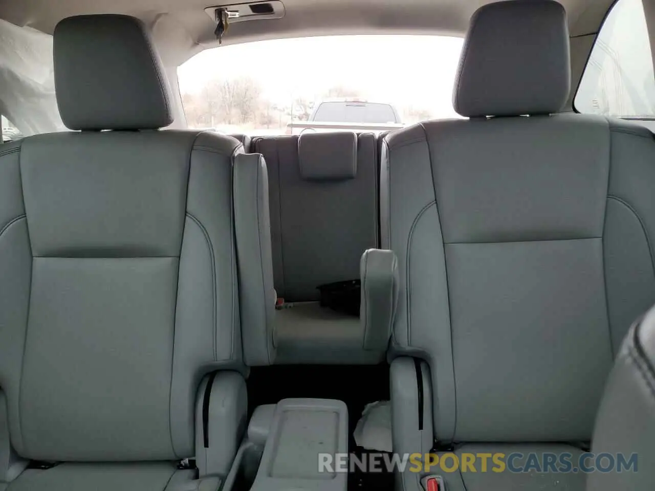 10 fotografías del automóvil dañado 5TDJZRFH1KS563361 TOYOTA HIGHLANDER 2019