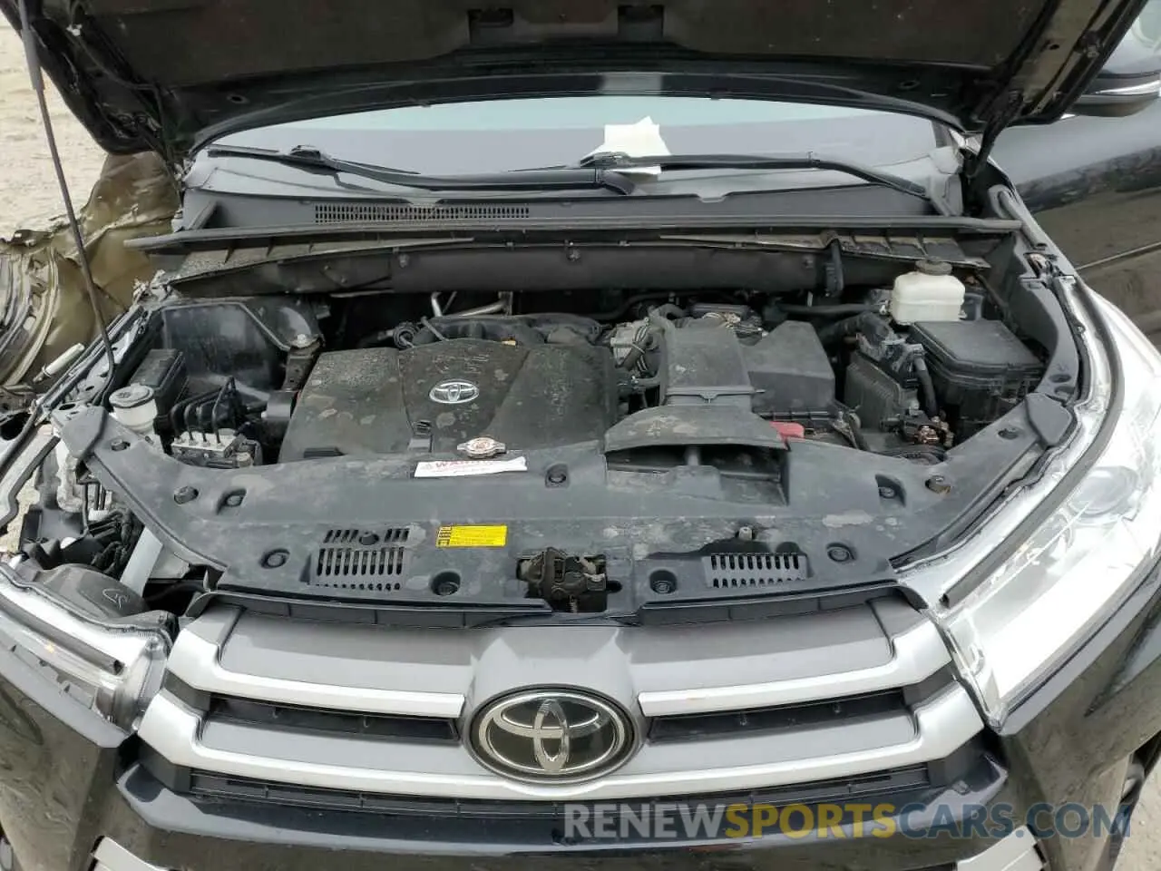 12 fotografías del automóvil dañado 5TDJZRFH1KS563361 TOYOTA HIGHLANDER 2019