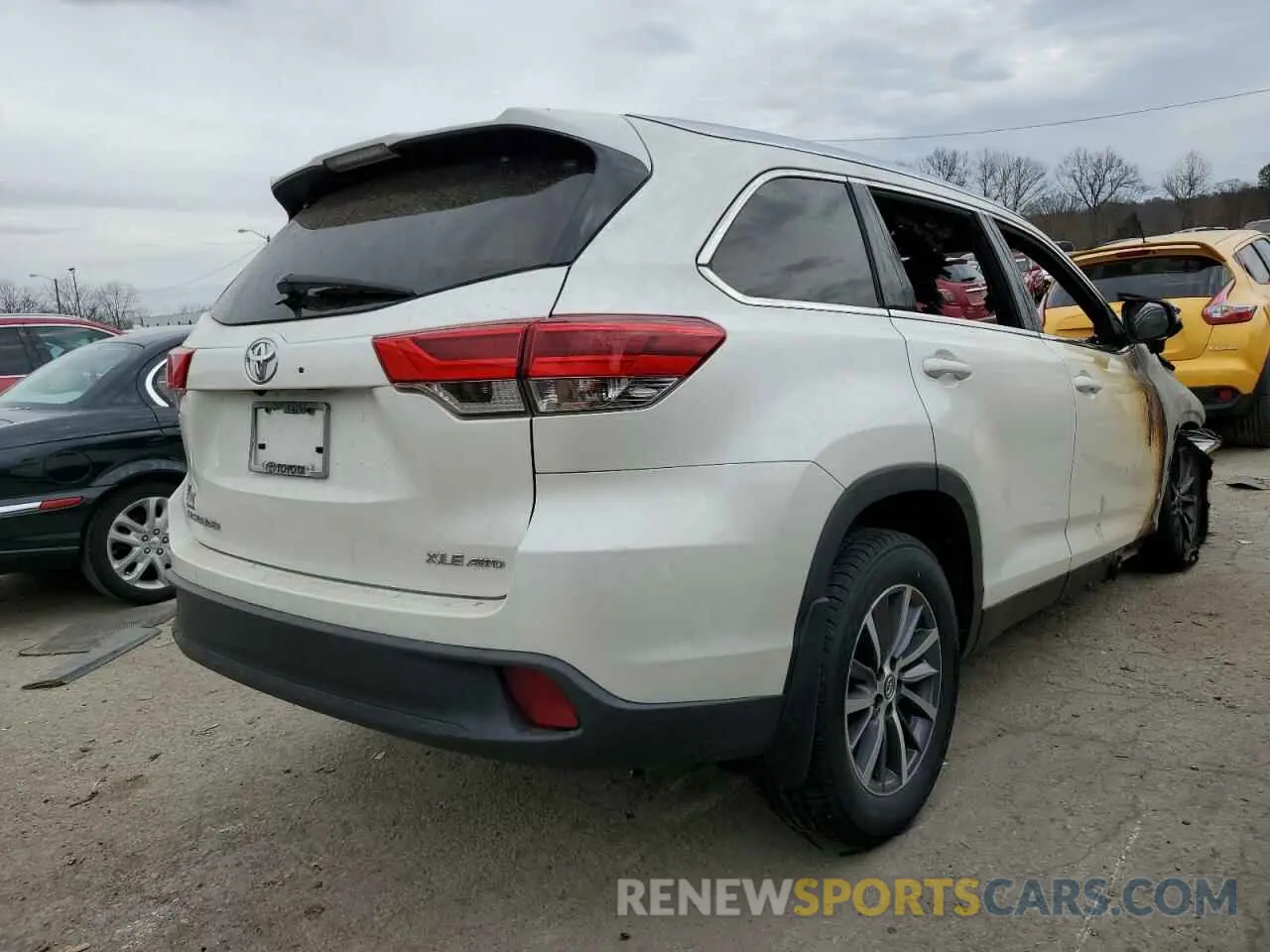3 fotografías del automóvil dañado 5TDJZRFH1KS565353 TOYOTA HIGHLANDER 2019