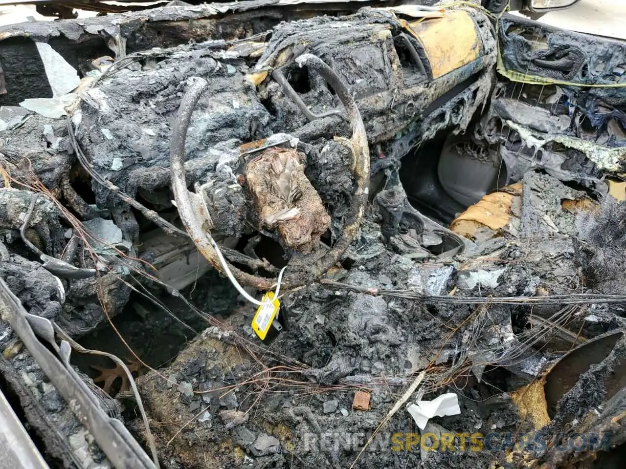 8 fotografías del automóvil dañado 5TDJZRFH1KS565353 TOYOTA HIGHLANDER 2019