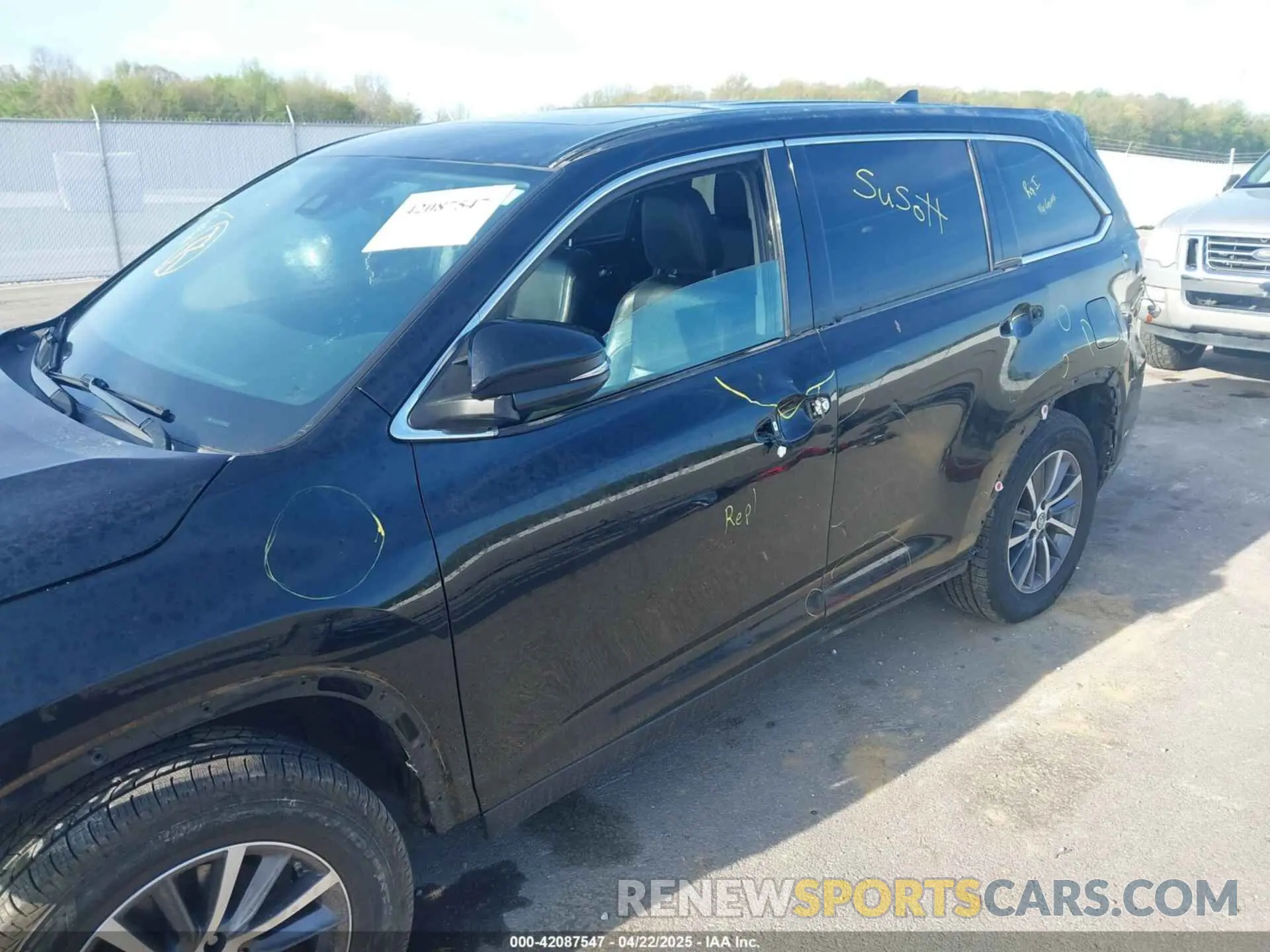 21 fotografías del automóvil dañado 5TDJZRFH1KS567197 TOYOTA HIGHLANDER 2019