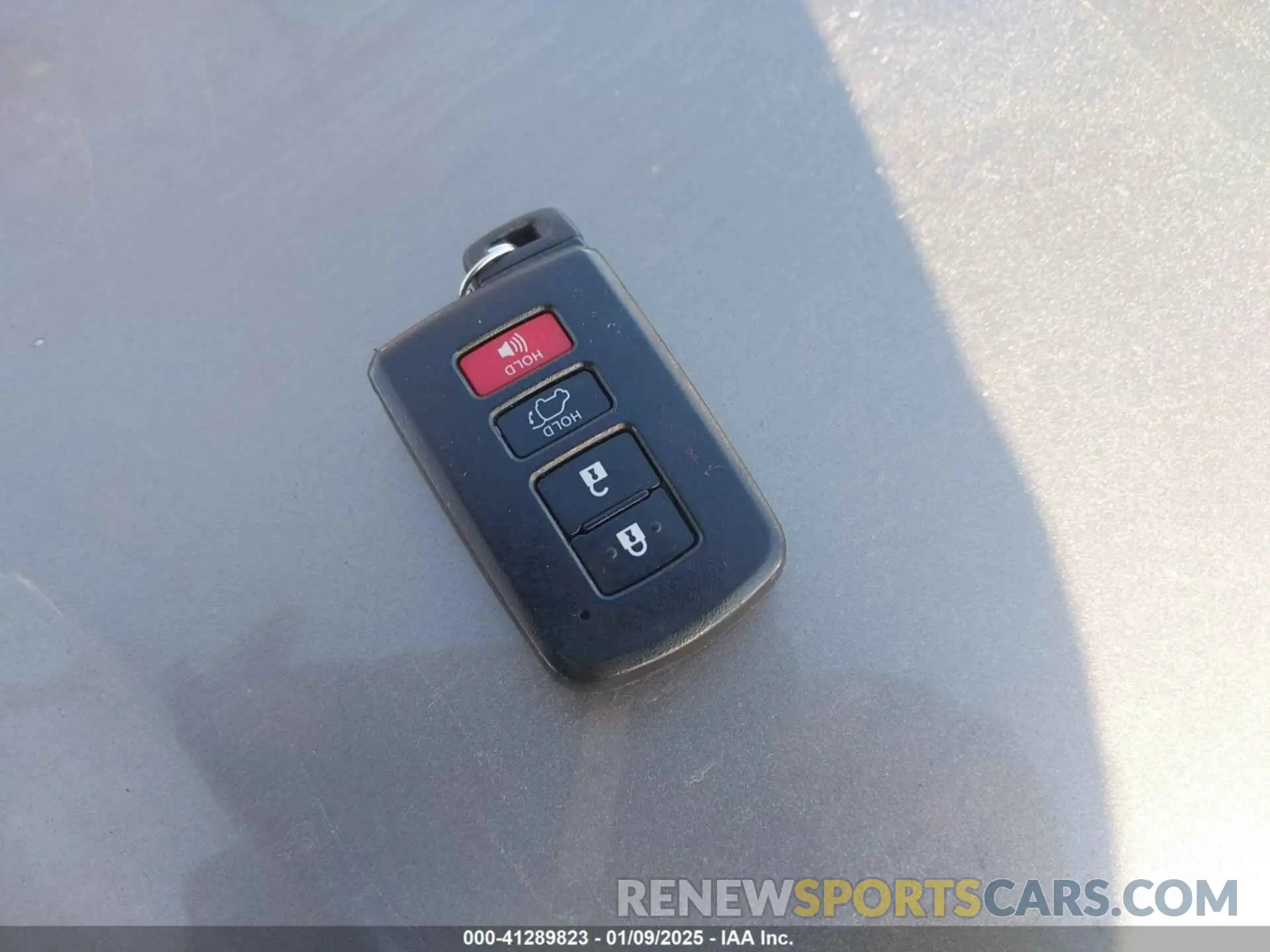 11 fotografías del automóvil dañado 5TDJZRFH1KS573517 TOYOTA HIGHLANDER 2019