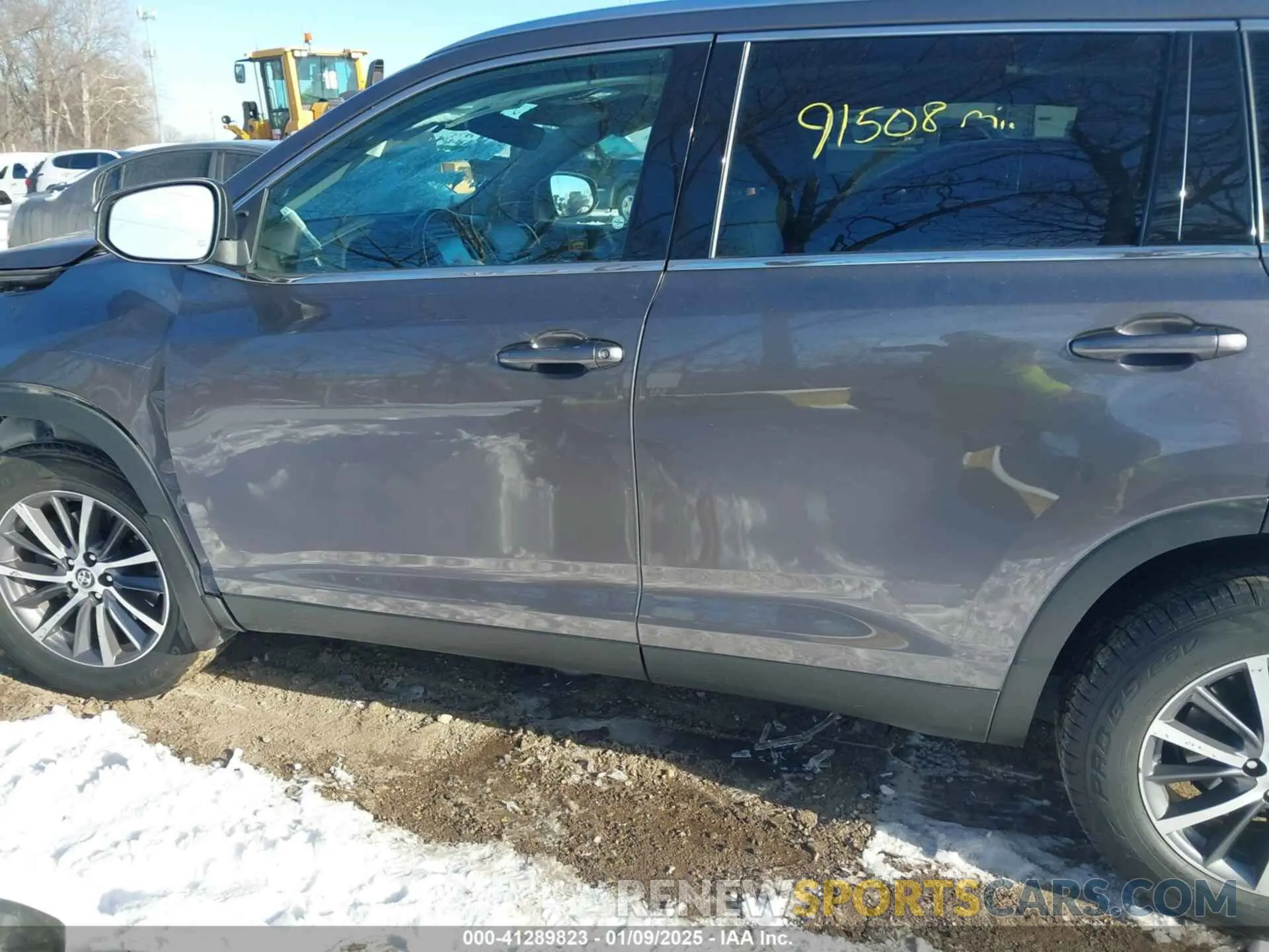 14 fotografías del automóvil dañado 5TDJZRFH1KS573517 TOYOTA HIGHLANDER 2019