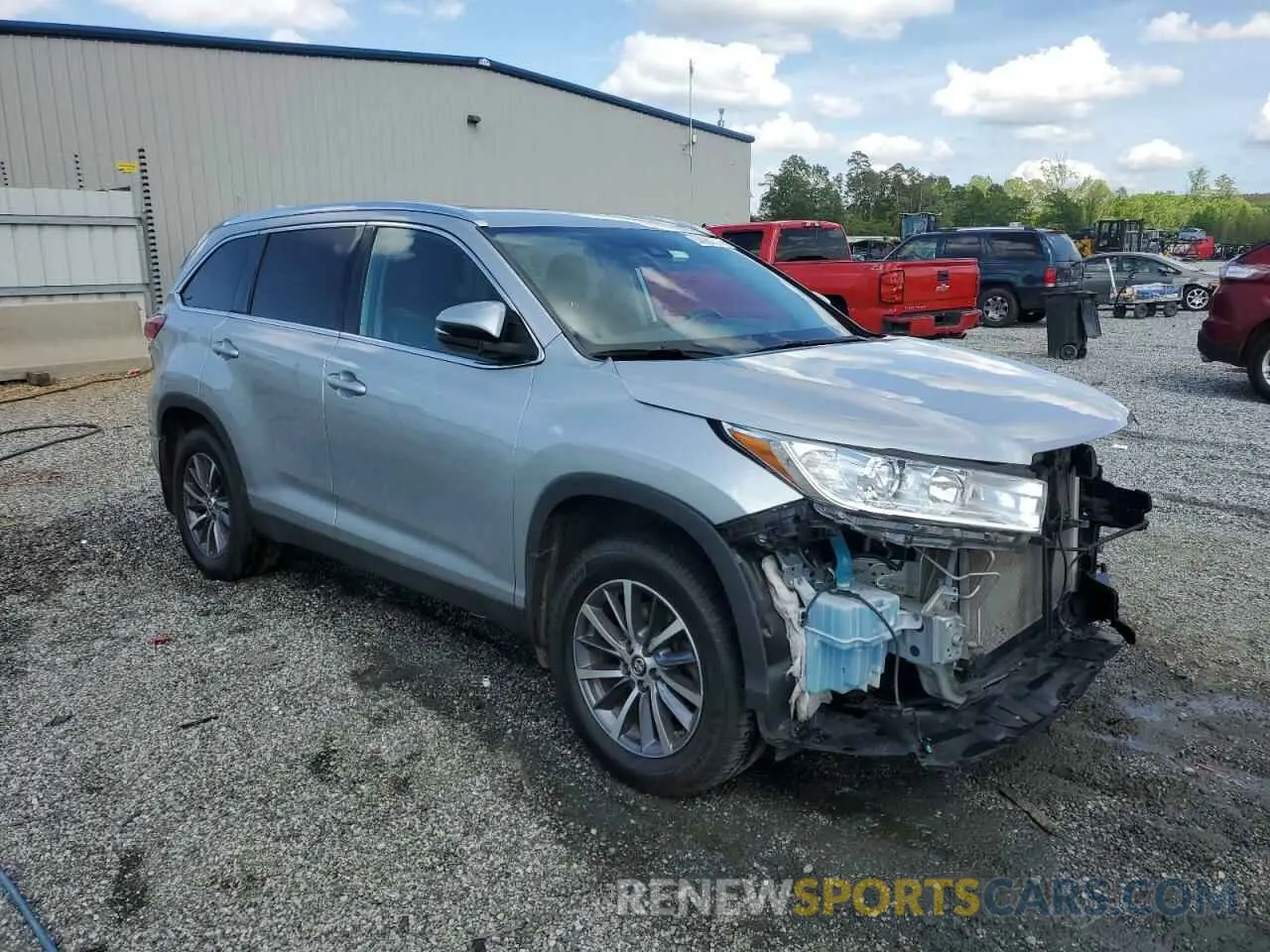 4 fotografías del automóvil dañado 5TDJZRFH1KS590379 TOYOTA HIGHLANDER 2019