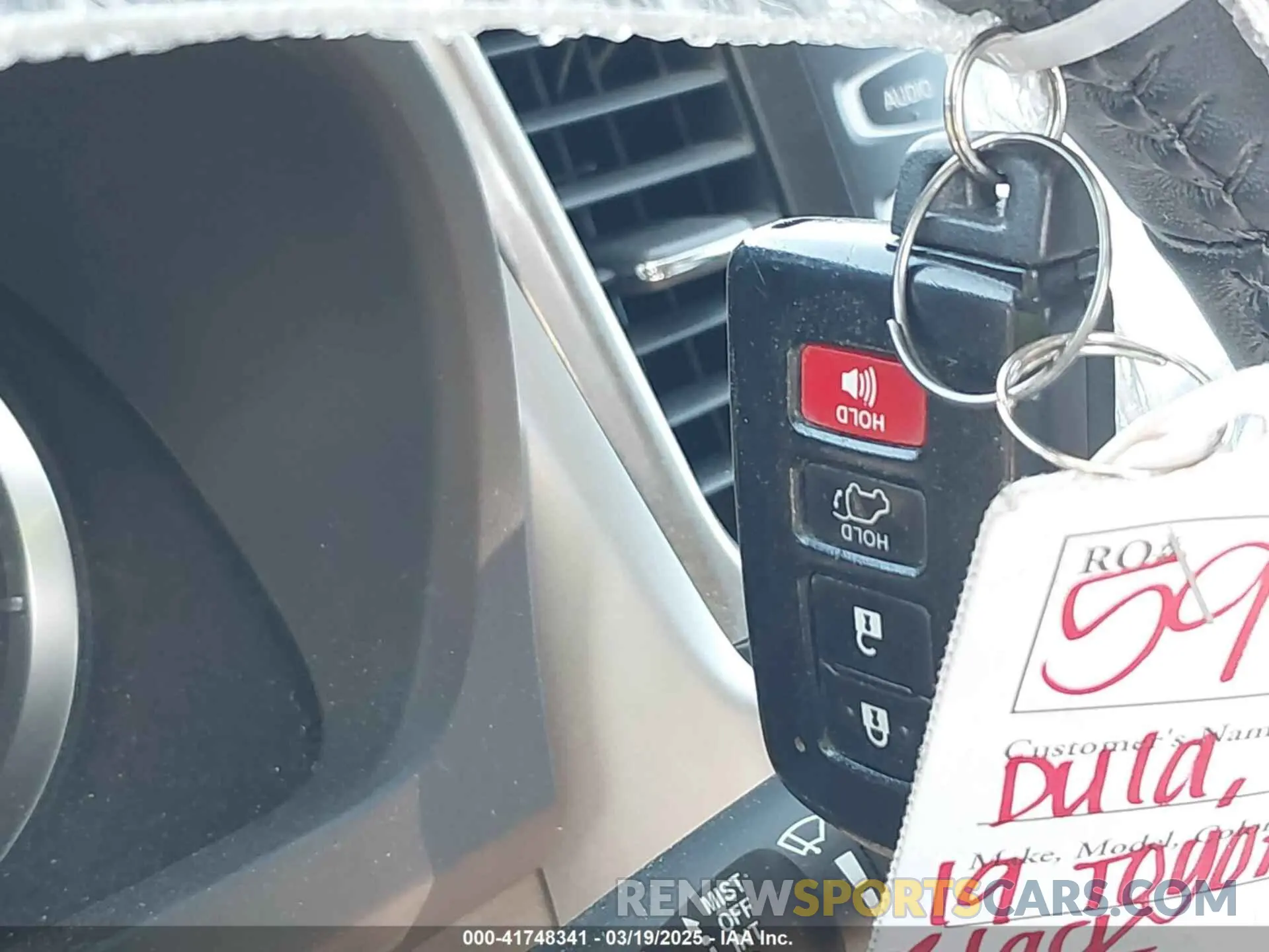 11 fotografías del automóvil dañado 5TDJZRFH1KS603437 TOYOTA HIGHLANDER 2019