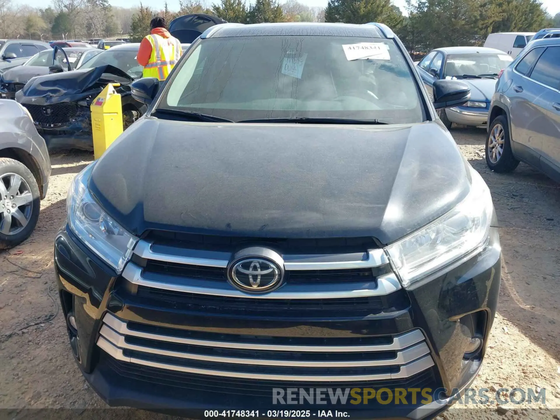12 fotografías del automóvil dañado 5TDJZRFH1KS603437 TOYOTA HIGHLANDER 2019