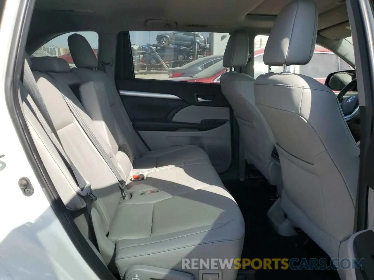 11 fotografías del automóvil dañado 5TDJZRFH1KS612669 TOYOTA HIGHLANDER 2019