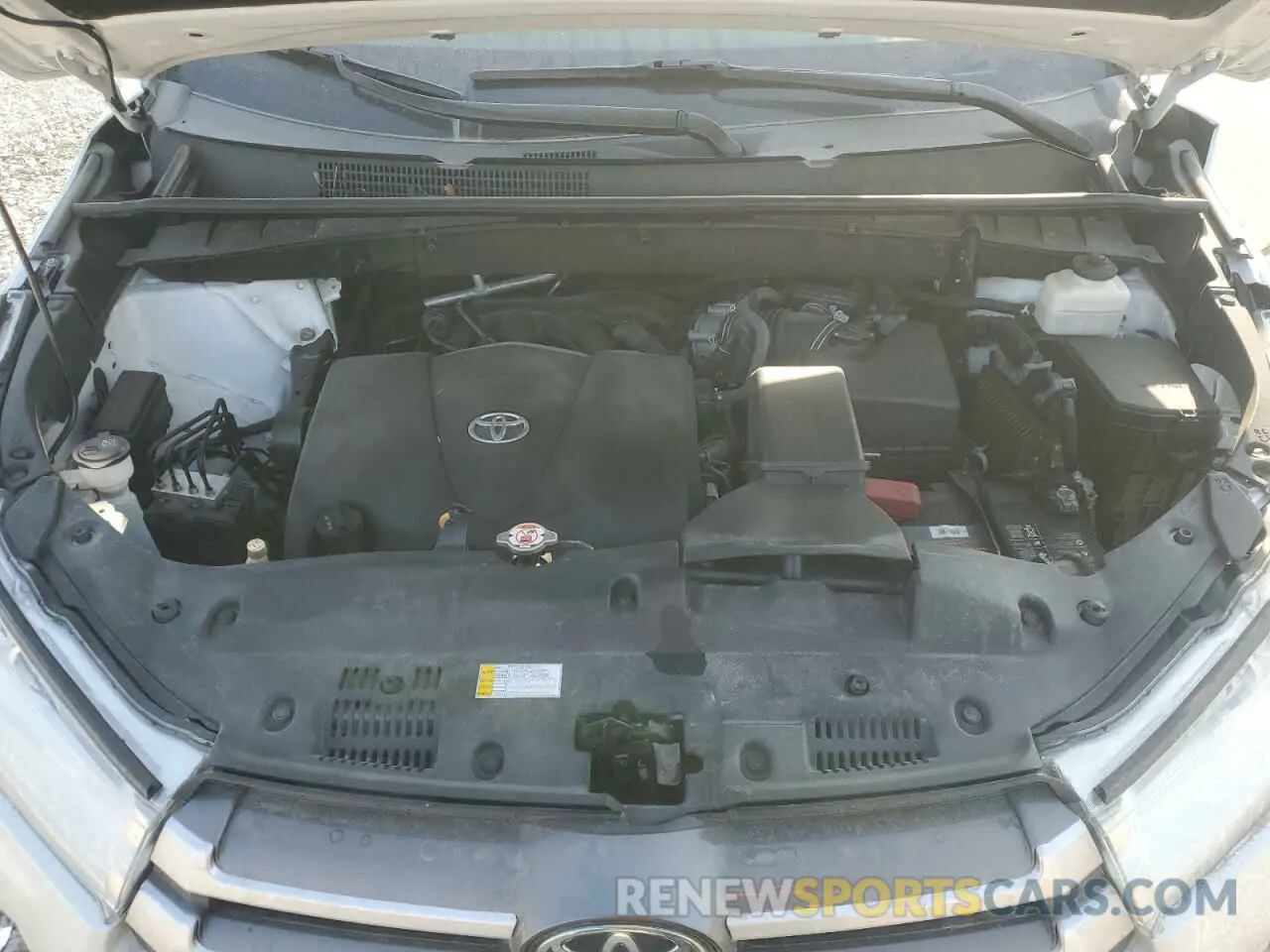 12 fotografías del automóvil dañado 5TDJZRFH1KS612669 TOYOTA HIGHLANDER 2019