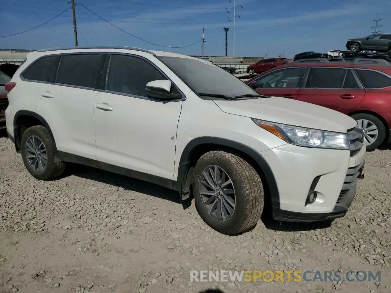 4 fotografías del automóvil dañado 5TDJZRFH1KS612669 TOYOTA HIGHLANDER 2019
