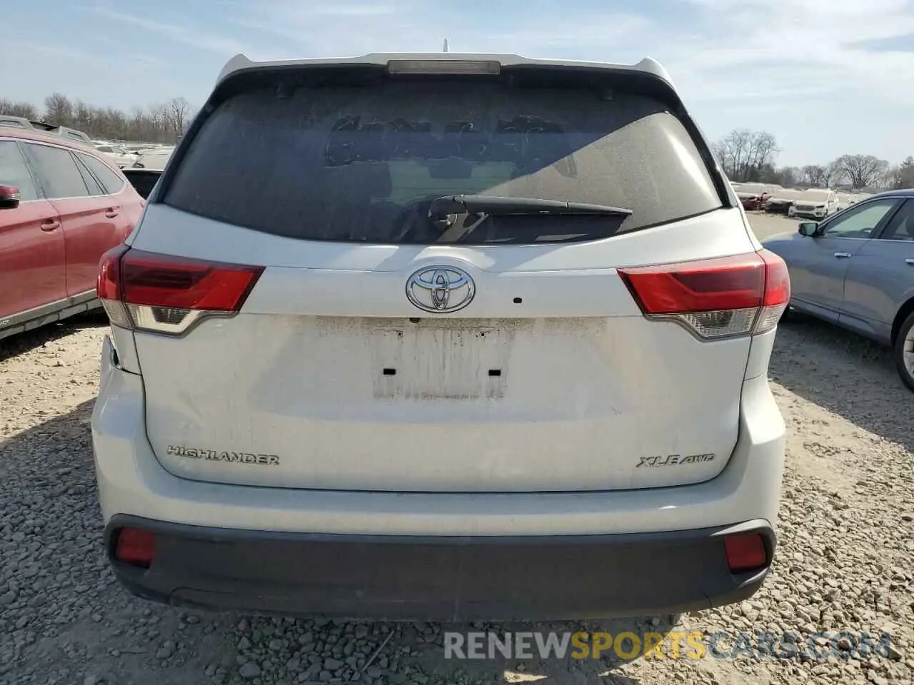 6 fotografías del automóvil dañado 5TDJZRFH1KS612669 TOYOTA HIGHLANDER 2019