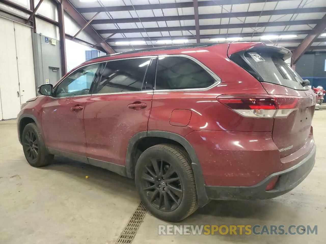 2 fotografías del automóvil dañado 5TDJZRFH1KS622330 TOYOTA HIGHLANDER 2019