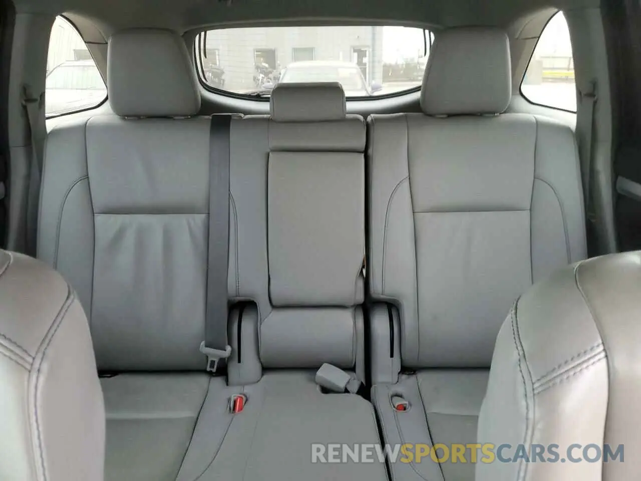 10 fotografías del automóvil dañado 5TDJZRFH1KS629567 TOYOTA HIGHLANDER 2019