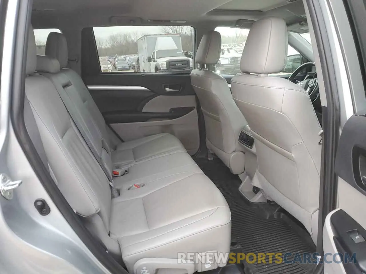 11 fotografías del automóvil dañado 5TDJZRFH1KS629567 TOYOTA HIGHLANDER 2019
