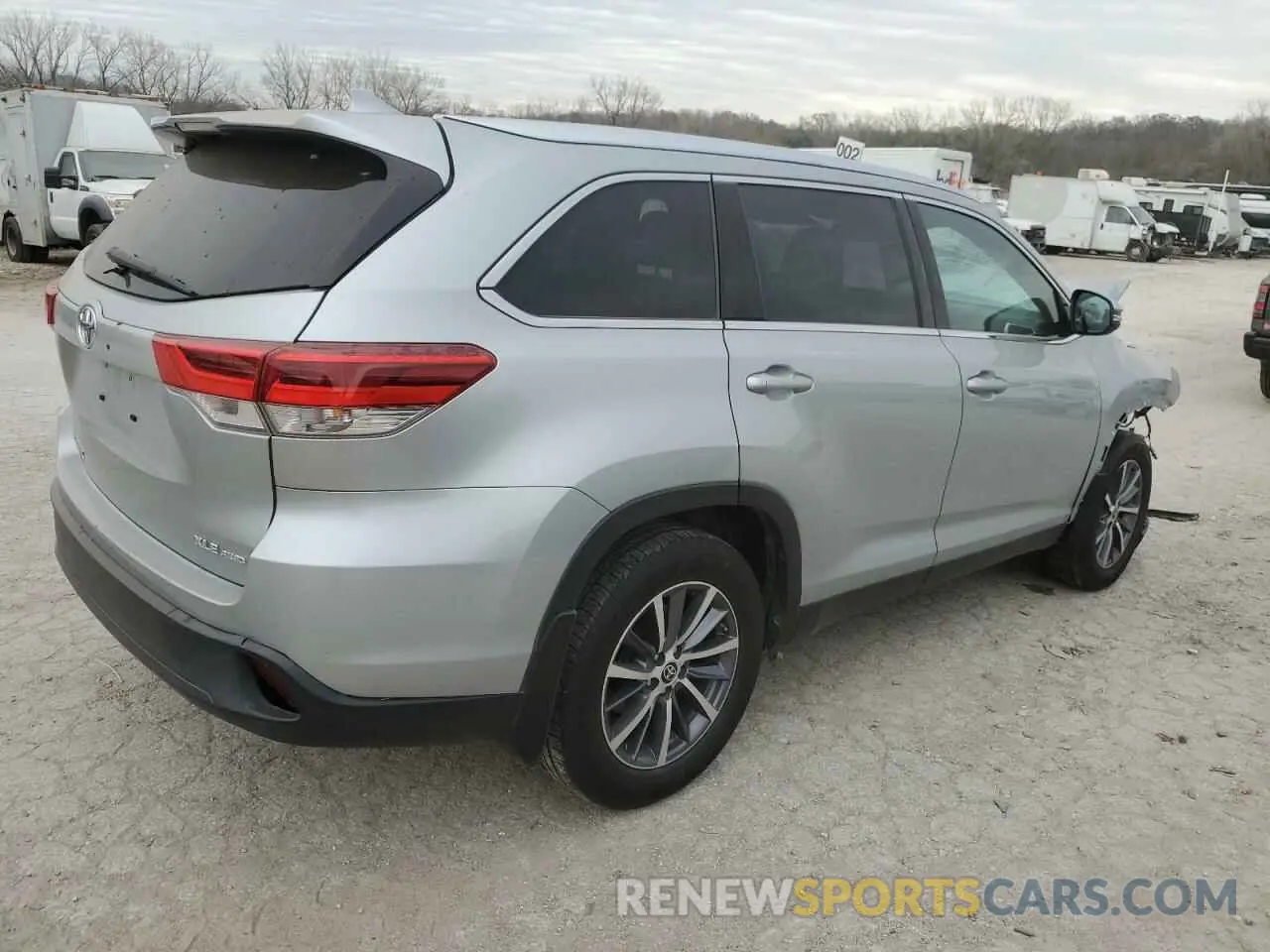 3 fotografías del automóvil dañado 5TDJZRFH1KS629567 TOYOTA HIGHLANDER 2019