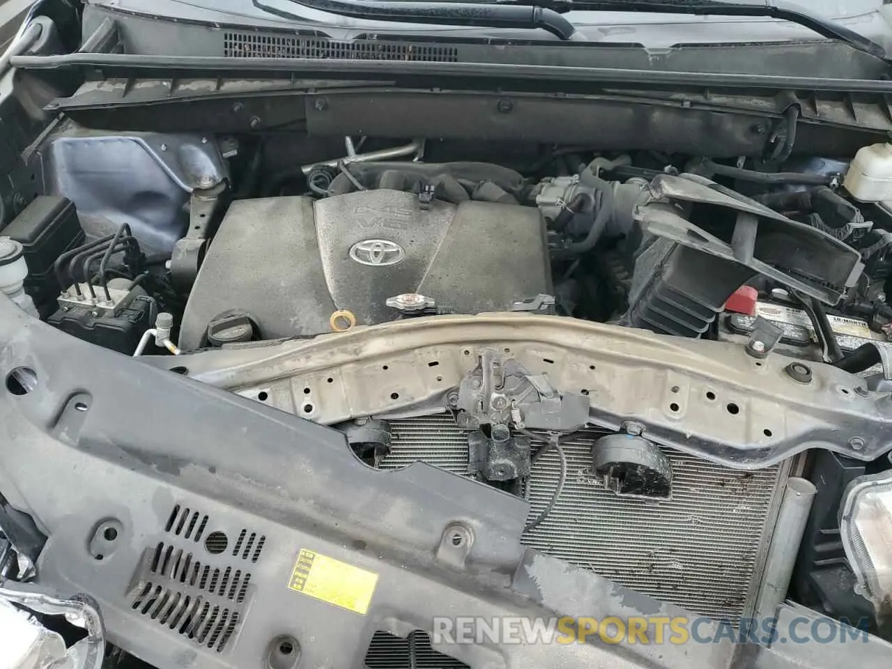 12 fotografías del automóvil dañado 5TDJZRFH1KS704817 TOYOTA HIGHLANDER 2019