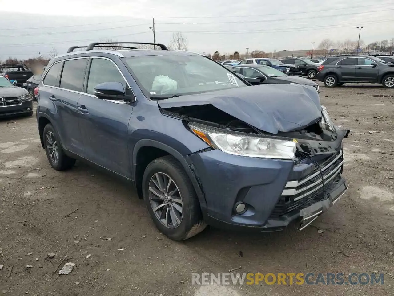 4 fotografías del automóvil dañado 5TDJZRFH1KS704817 TOYOTA HIGHLANDER 2019