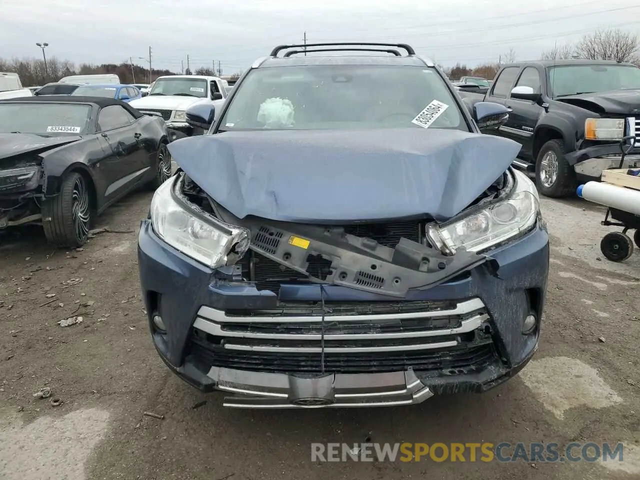 5 fotografías del automóvil dañado 5TDJZRFH1KS704817 TOYOTA HIGHLANDER 2019