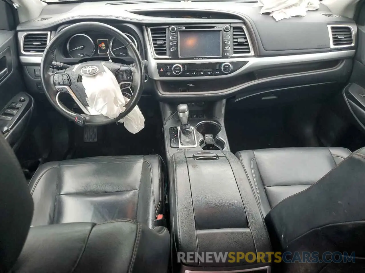 8 fotografías del automóvil dañado 5TDJZRFH1KS719169 TOYOTA HIGHLANDER 2019
