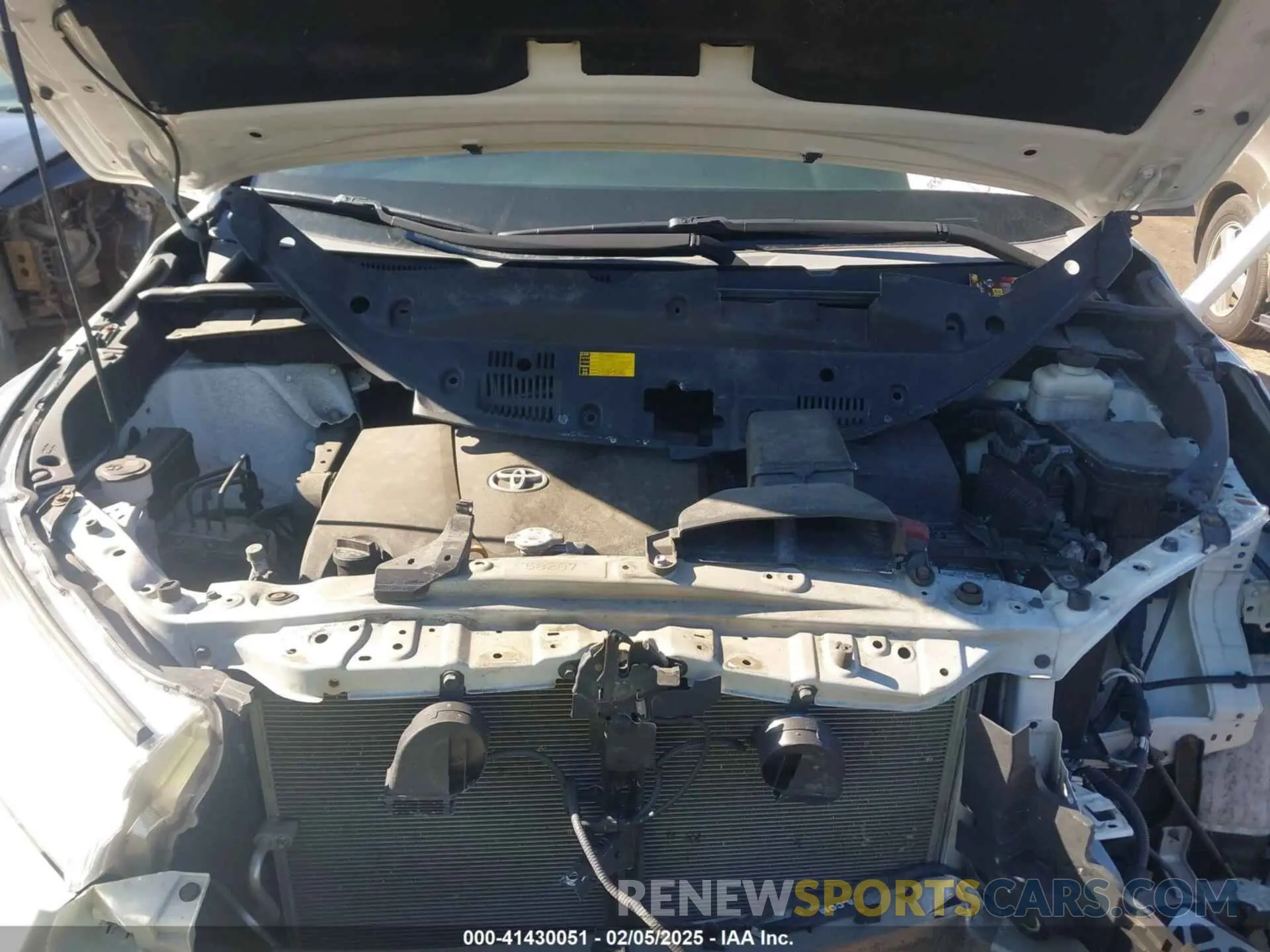 10 fotografías del automóvil dañado 5TDJZRFH1KS922403 TOYOTA HIGHLANDER 2019