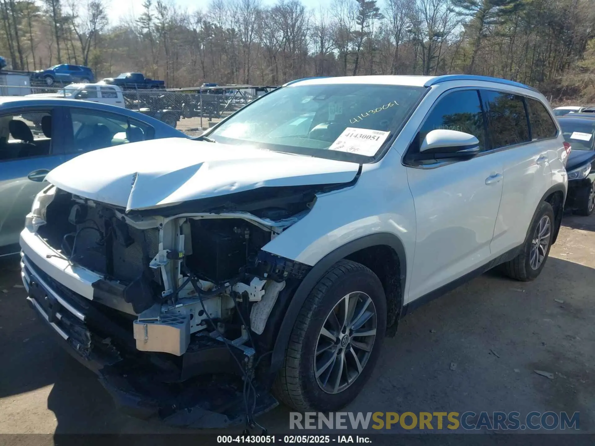 2 fotografías del automóvil dañado 5TDJZRFH1KS922403 TOYOTA HIGHLANDER 2019