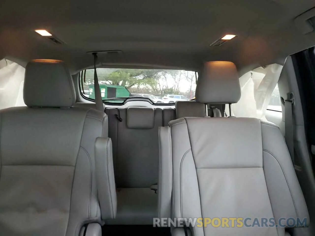 10 fotografías del automóvil dañado 5TDJZRFH1KS959127 TOYOTA HIGHLANDER 2019