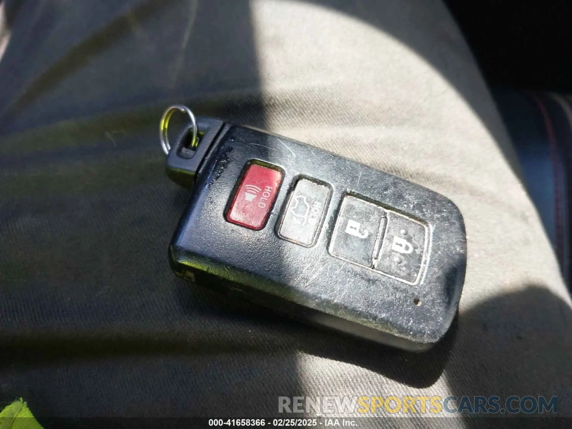 11 fotografías del automóvil dañado 5TDJZRFH1KS970824 TOYOTA HIGHLANDER 2019