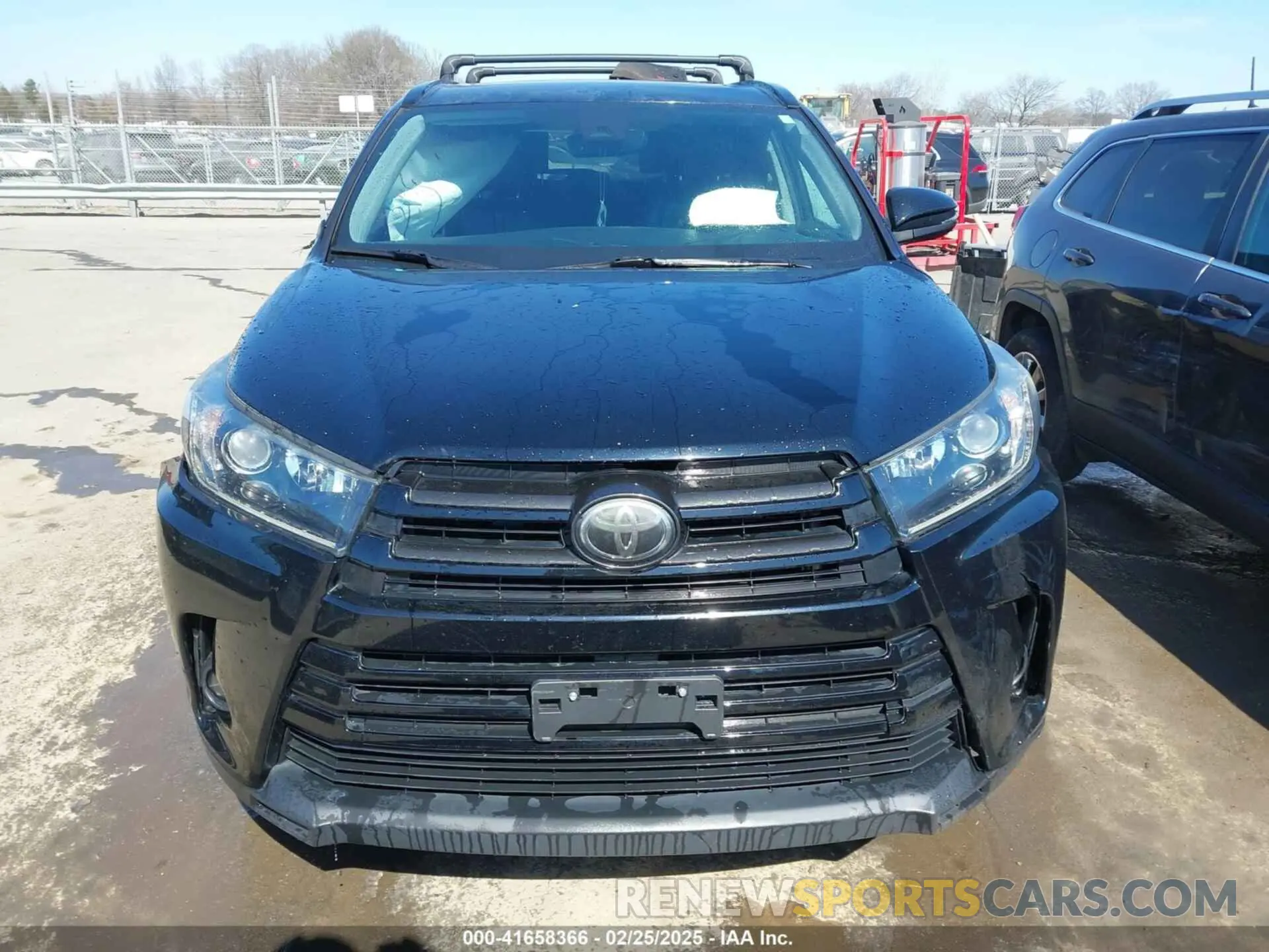 12 fotografías del automóvil dañado 5TDJZRFH1KS970824 TOYOTA HIGHLANDER 2019