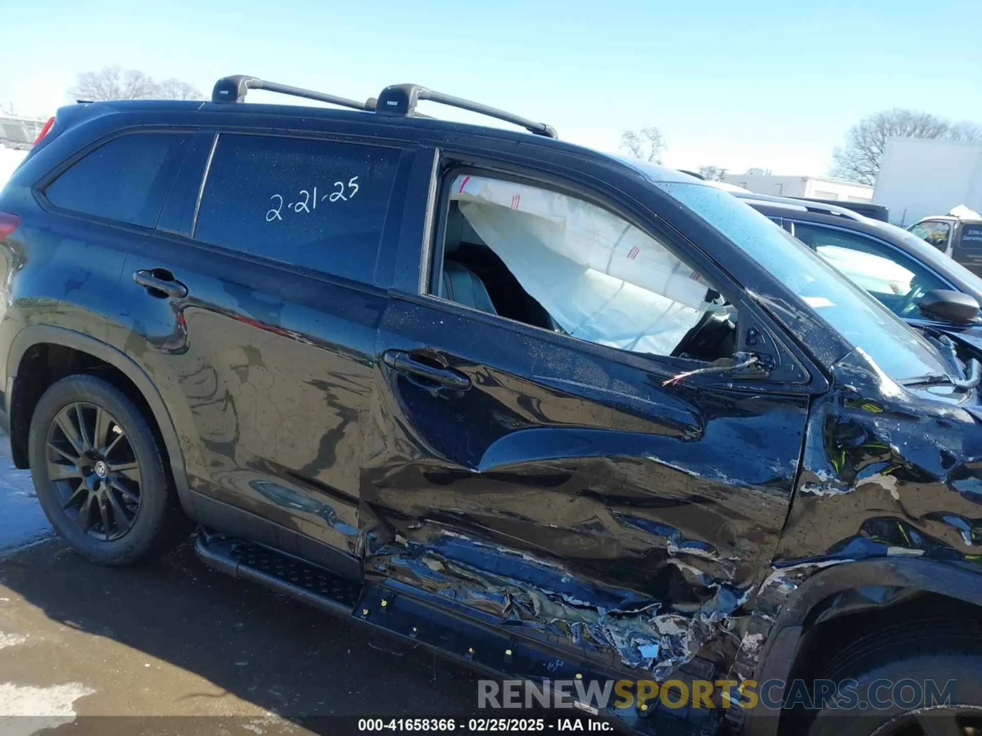 13 fotografías del automóvil dañado 5TDJZRFH1KS970824 TOYOTA HIGHLANDER 2019