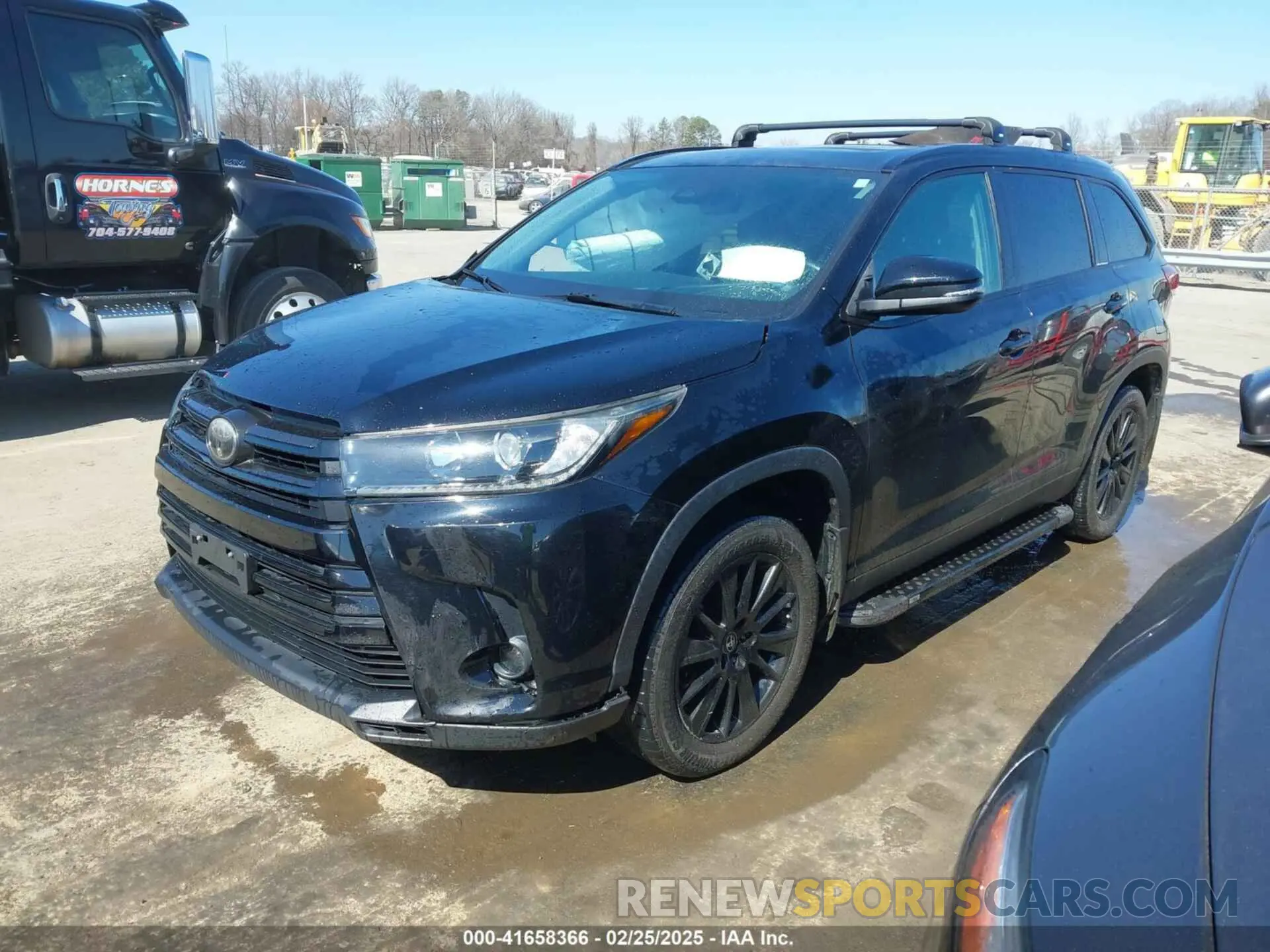 2 fotografías del automóvil dañado 5TDJZRFH1KS970824 TOYOTA HIGHLANDER 2019
