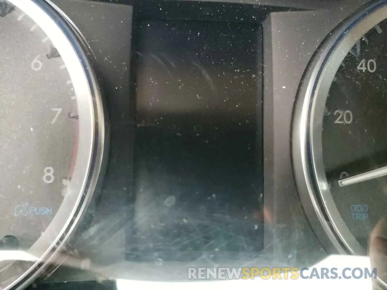 8 fotografías del automóvil dañado 5TDJZRFH1KS981581 TOYOTA HIGHLANDER 2019