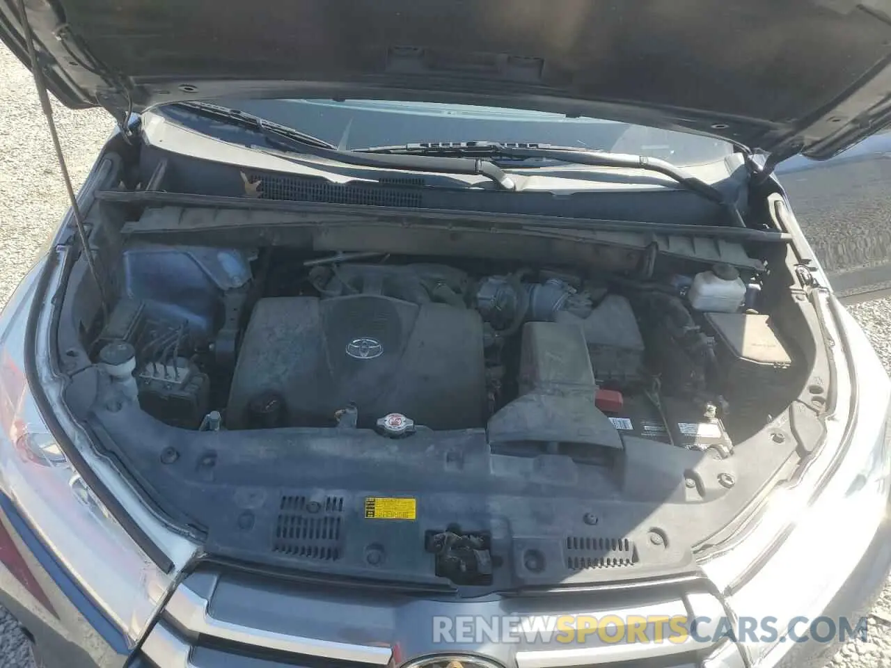 11 fotografías del automóvil dañado 5TDJZRFH1KS991950 TOYOTA HIGHLANDER 2019