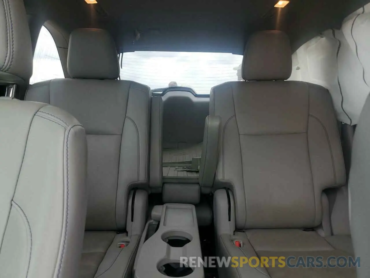 10 fotografías del automóvil dañado 5TDJZRFH2KS570786 TOYOTA HIGHLANDER 2019